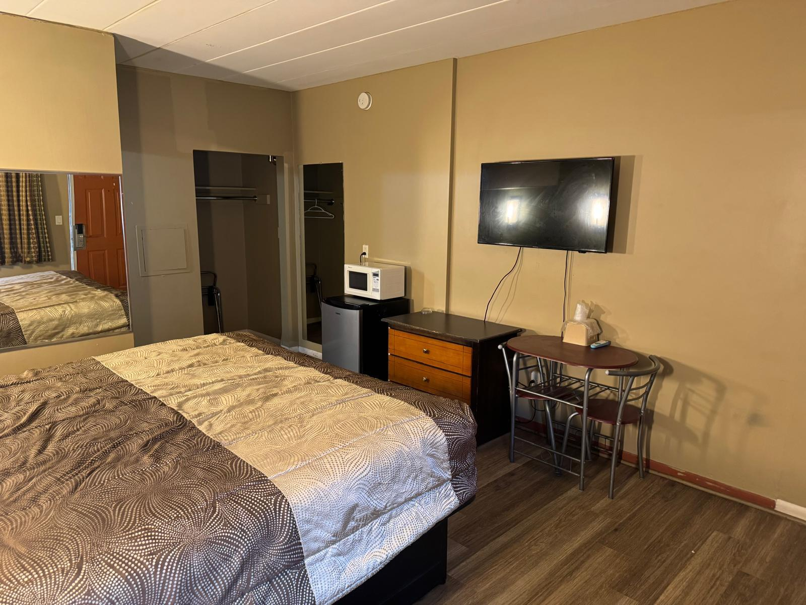 Hotel guestroom
