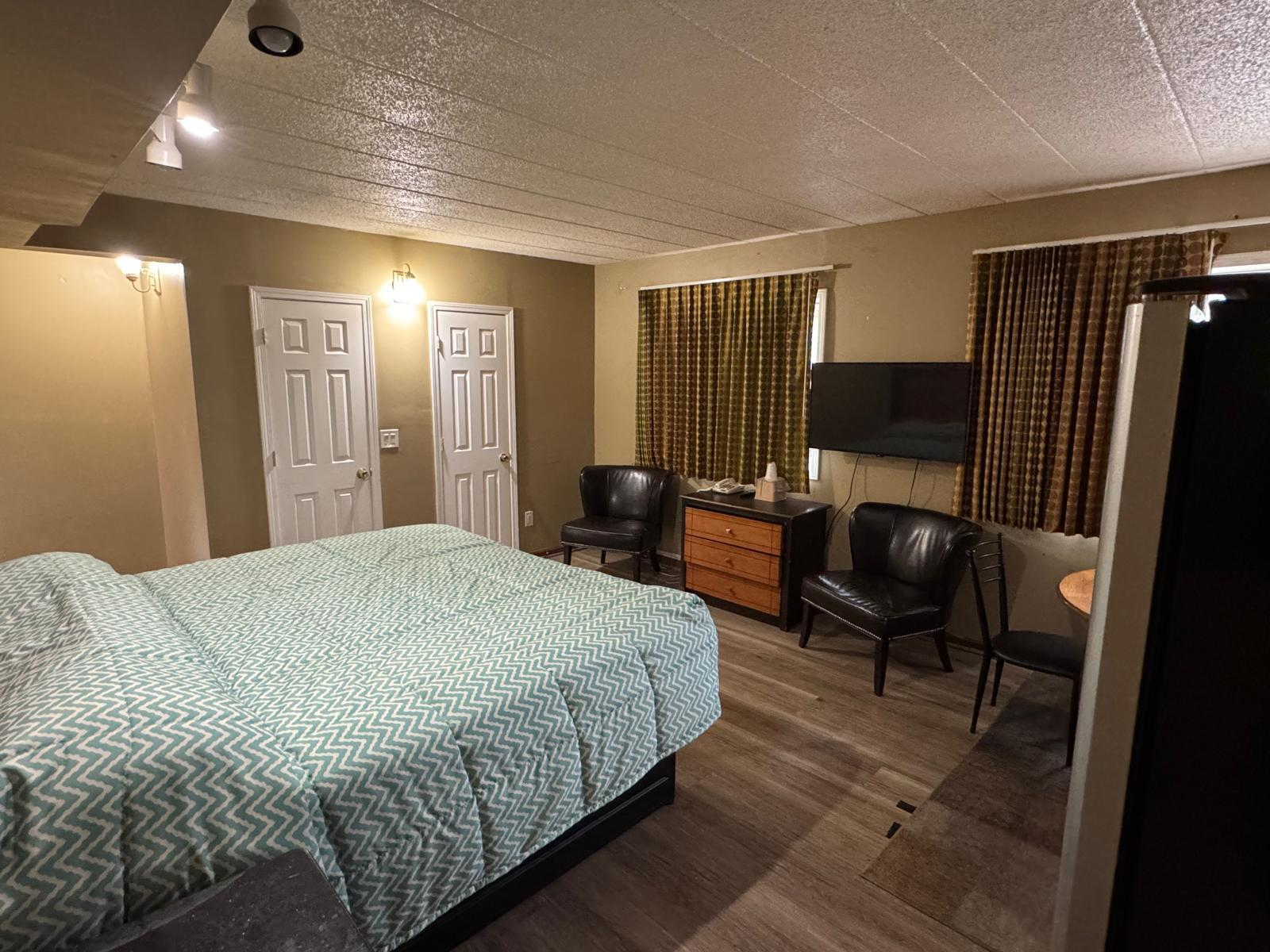 Hotel guestroom