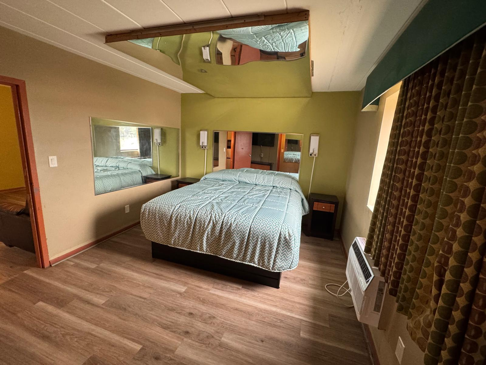 Hotel guestroom