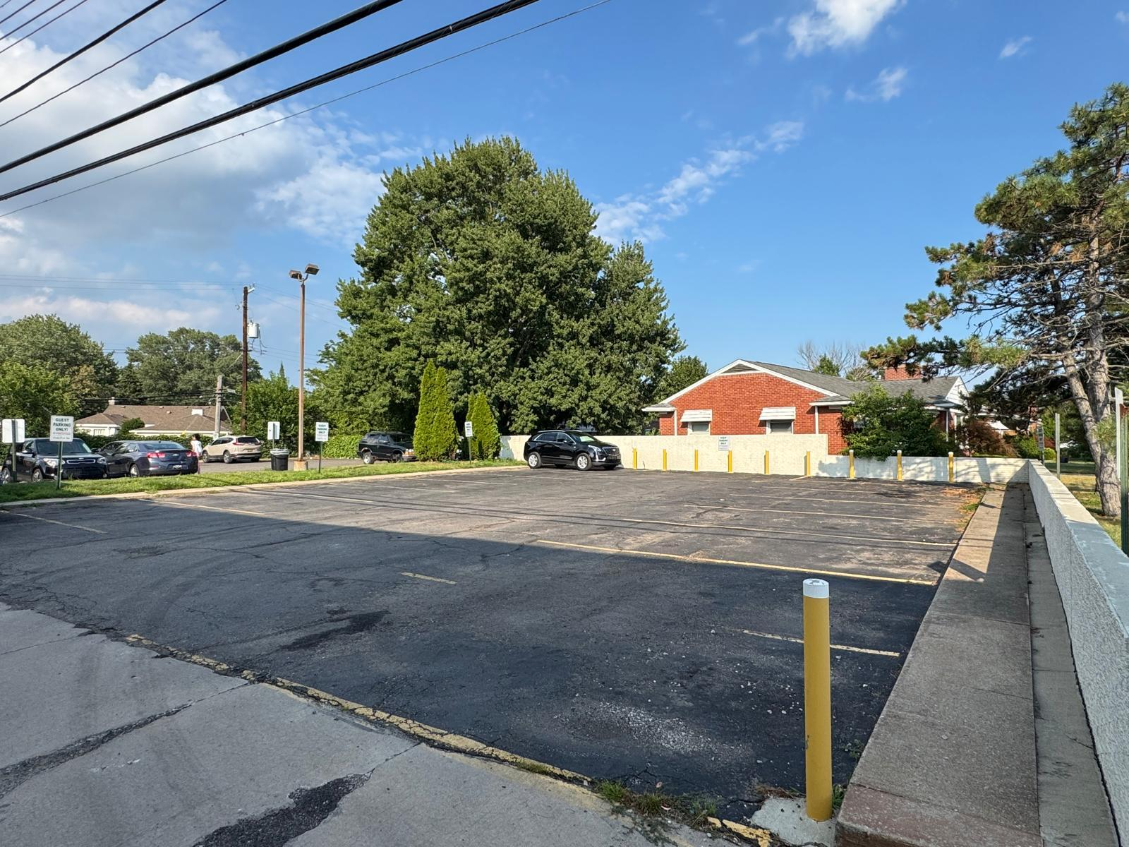 Hotel parking